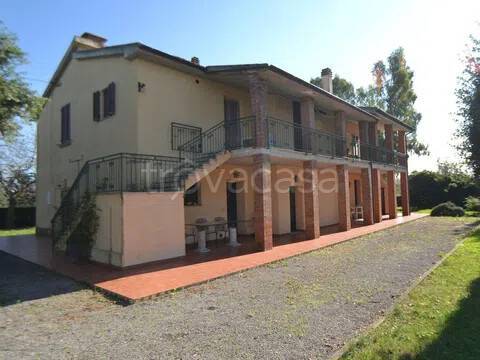 casa indipendente in vendita ad Orbetello in zona Albinia