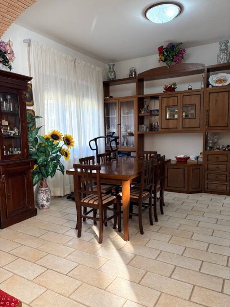 appartamento in vendita ad Orbetello in zona Albinia