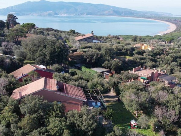casa indipendente in vendita ad Orbetello in zona Ansedonia