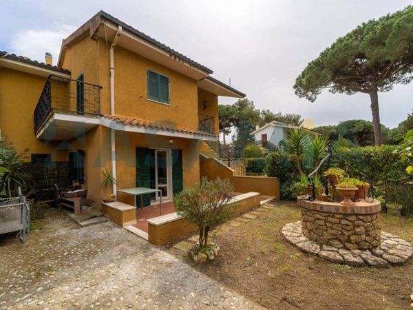 appartamento in vendita ad Orbetello in zona Giannella