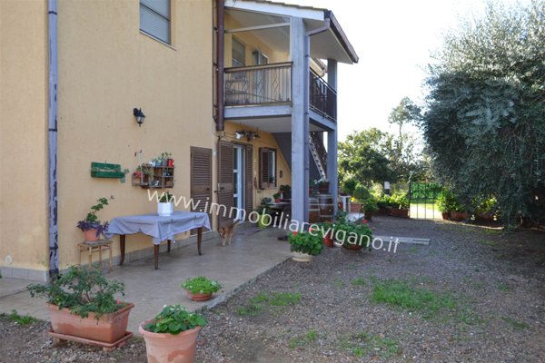 appartamento in vendita ad Orbetello in zona Albinia