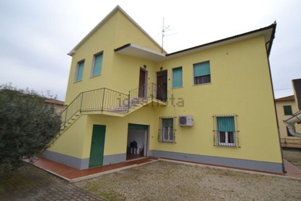 appartamento in vendita ad Orbetello in zona Albinia