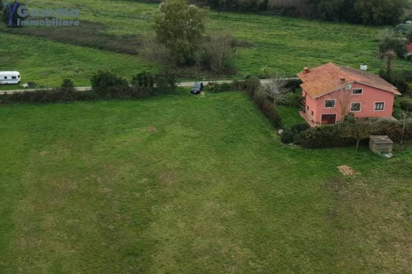 casa indipendente in vendita ad Orbetello in zona Albinia