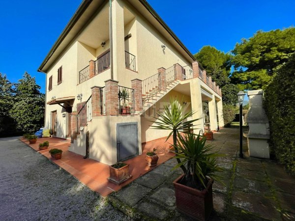 casale in vendita ad Orbetello