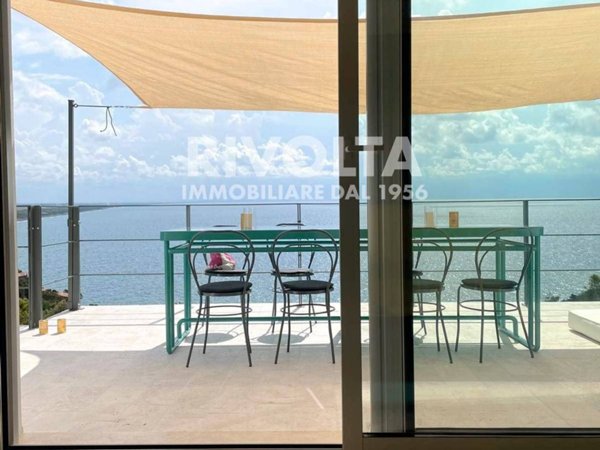 appartamento in vendita ad Orbetello in zona Ansedonia