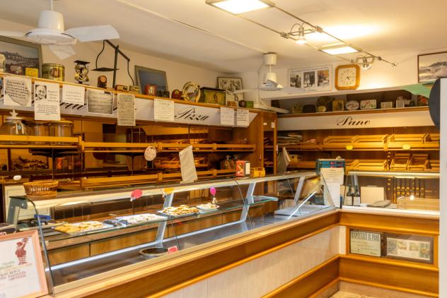 negozio in vendita ad Orbetello in zona Talamone