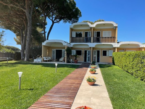 casa indipendente in vendita ad Orbetello in zona Giannella