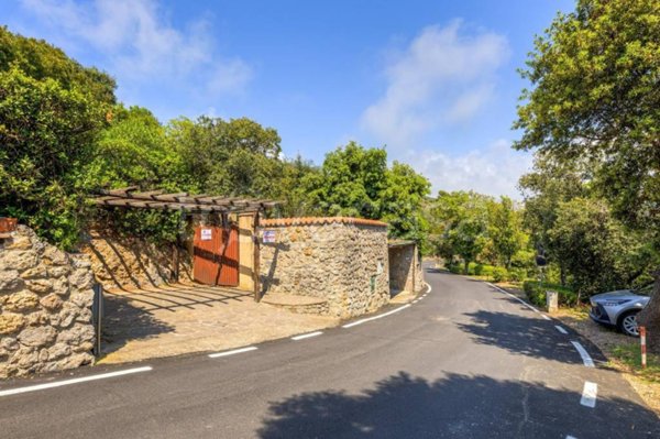 casa indipendente in vendita ad Orbetello in zona Ansedonia