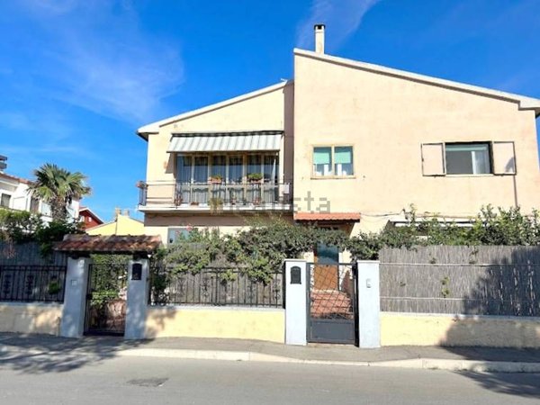 casa indipendente in vendita ad Orbetello in zona Ansedonia