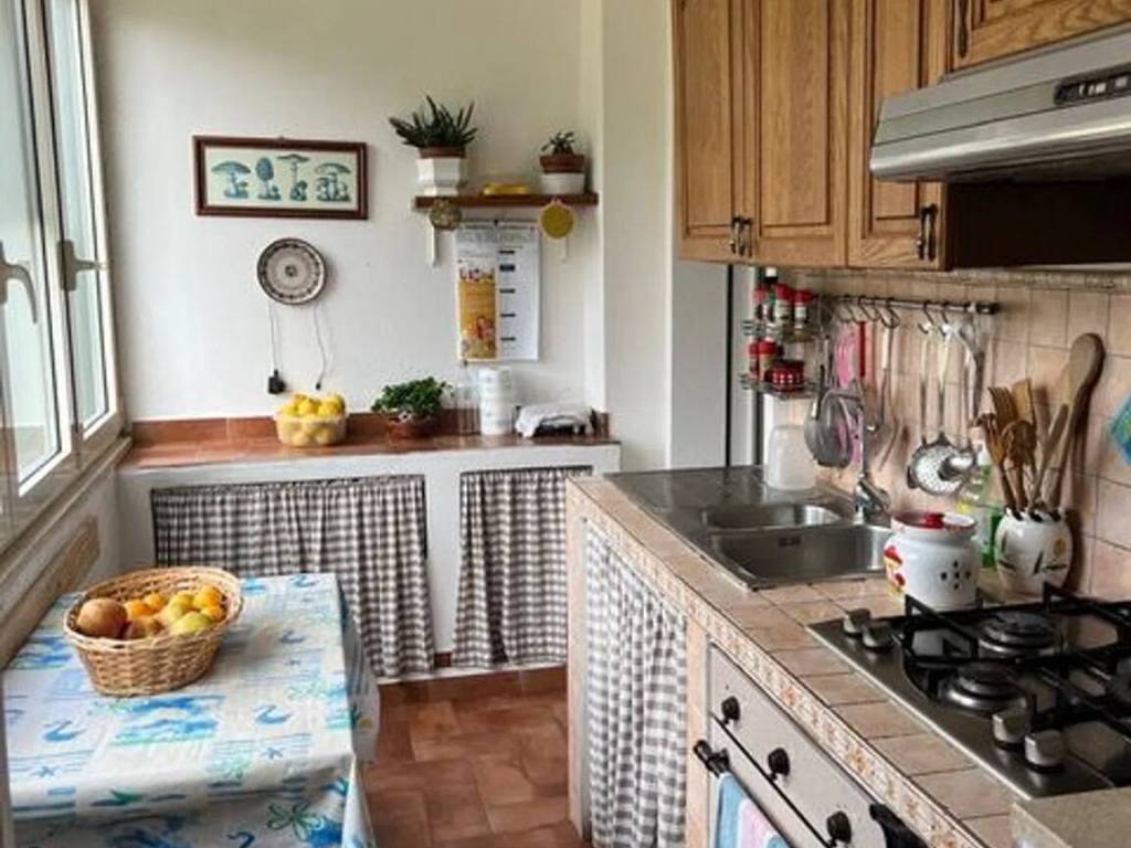 appartamento in vendita ad Orbetello in zona Talamone