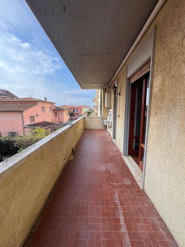 appartamento in vendita ad Orbetello in zona Albinia