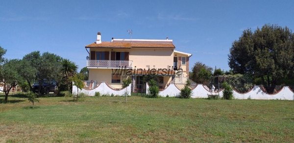 casa indipendente in vendita ad Orbetello in zona Talamone