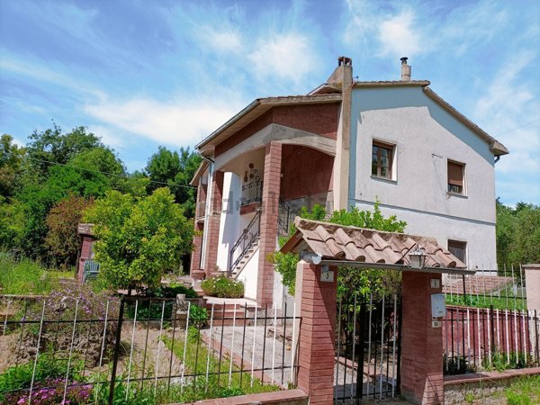 casa indipendente in vendita ad Orbetello in zona Talamone