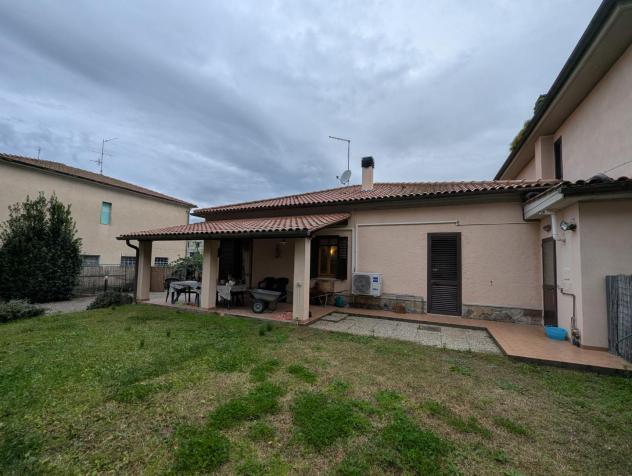 casa indipendente in vendita ad Orbetello in zona Albinia