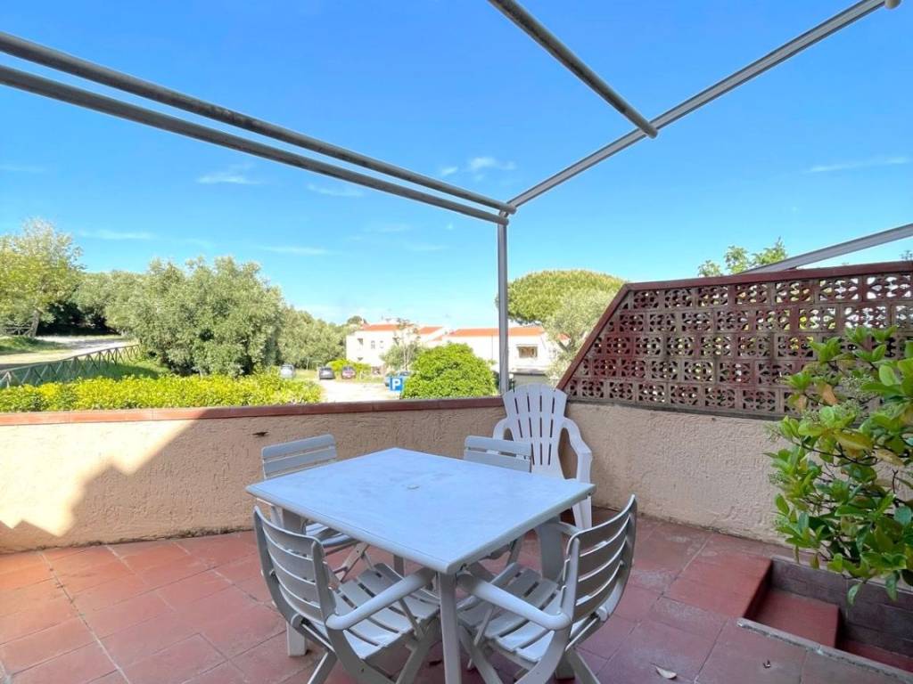 appartamento in vendita ad Orbetello in zona Talamone