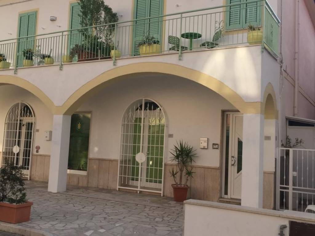 casa indipendente in vendita ad Orbetello in zona Albinia