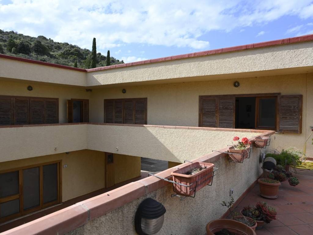 appartamento in vendita ad Orbetello in zona Talamone