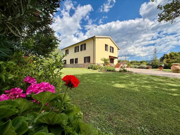 casa indipendente in vendita ad Orbetello