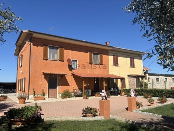 appartamento in vendita ad Orbetello in zona Fonteblanda