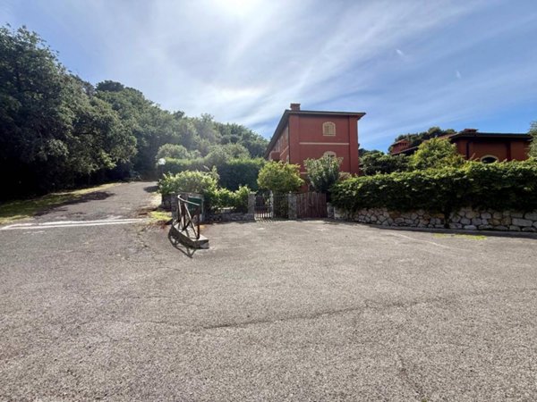 appartamento in vendita ad Orbetello in zona Talamone