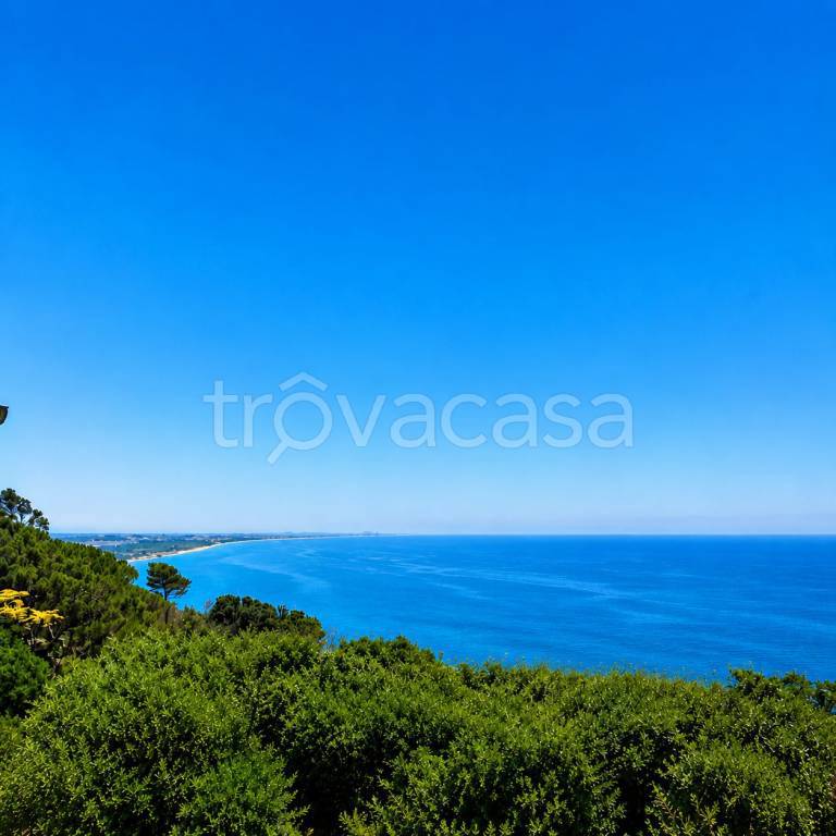 casa indipendente in vendita ad Orbetello in zona Ansedonia
