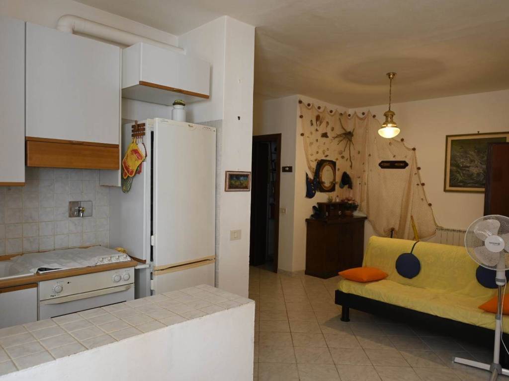 appartamento in vendita ad Orbetello in zona Talamone