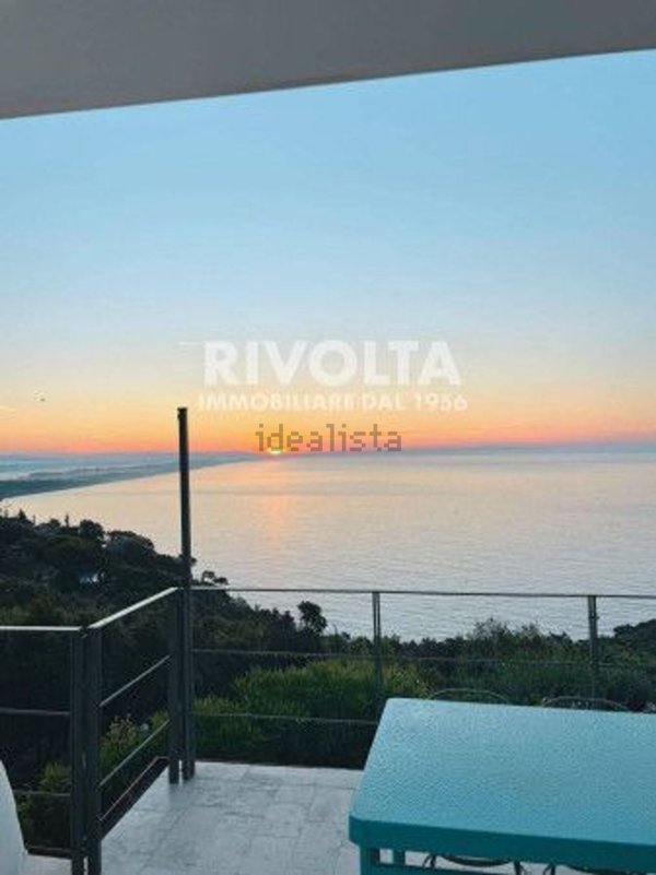 pentavano in vendita ad Orbetello in zona Ansedonia