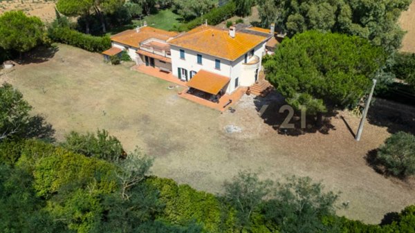 casa indipendente in vendita ad Orbetello in zona Giannella