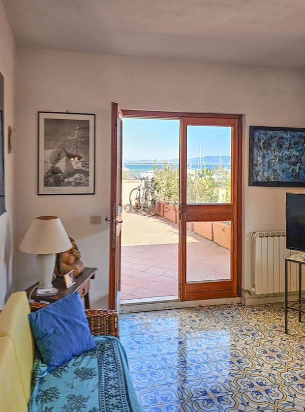 appartamento in vendita ad Orbetello in zona Talamone