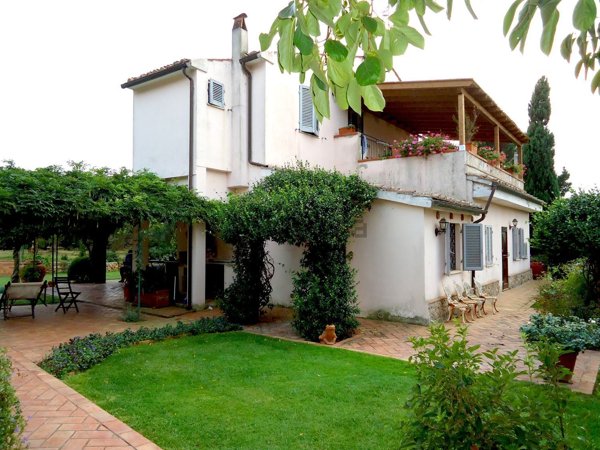 casa indipendente in vendita ad Orbetello in zona Giannella