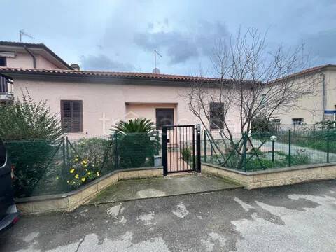 casa indipendente in vendita ad Orbetello in zona Fonteblanda