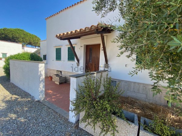 casa indipendente in vendita ad Orbetello in zona Giannella