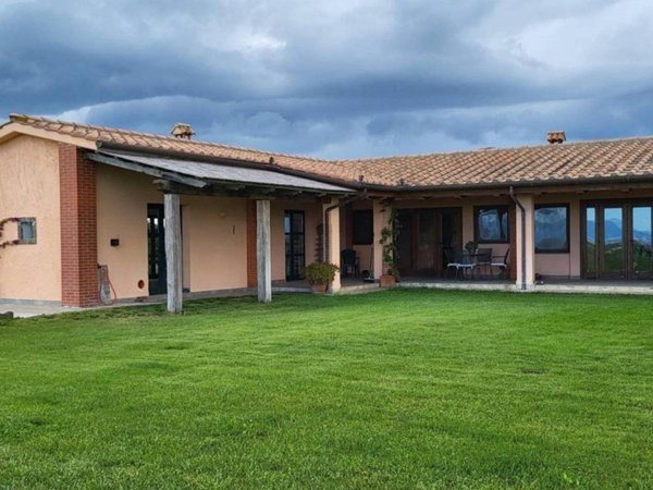 casa indipendente in vendita ad Orbetello