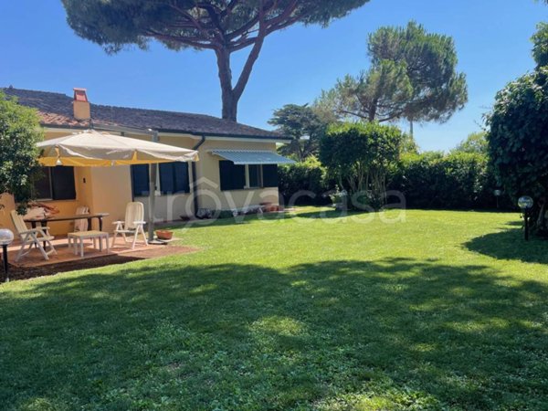 casa indipendente in vendita ad Orbetello in zona Giannella