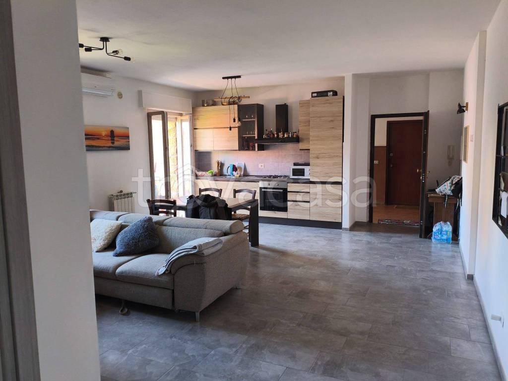 appartamento in vendita ad Orbetello in zona Albinia