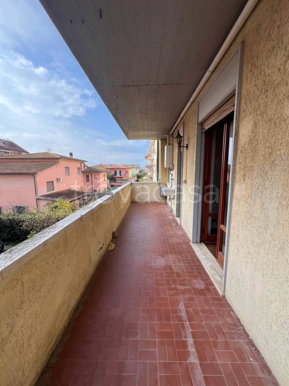 appartamento in vendita ad Orbetello in zona Albinia