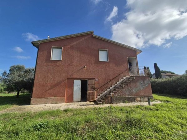 casa indipendente in vendita ad Orbetello in zona Talamone