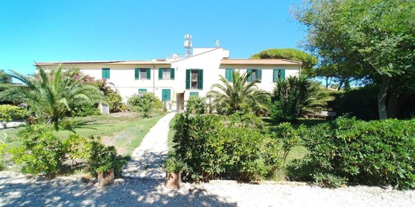 casa indipendente in vendita ad Orbetello in zona Giannella