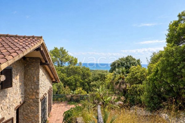 casa indipendente in vendita ad Orbetello in zona Ansedonia