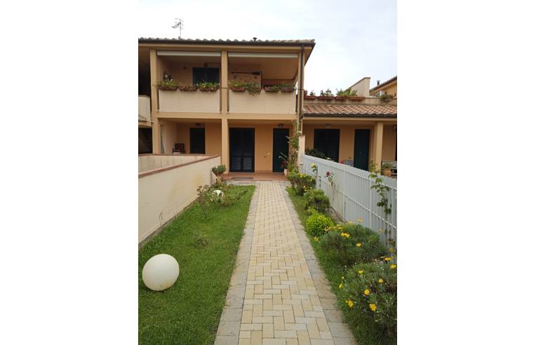 casa indipendente in vendita ad Orbetello in zona Albinia