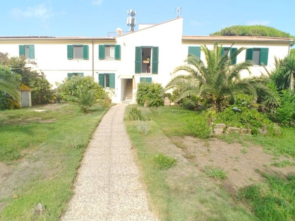 intera palazzina in vendita ad Orbetello in zona Giannella