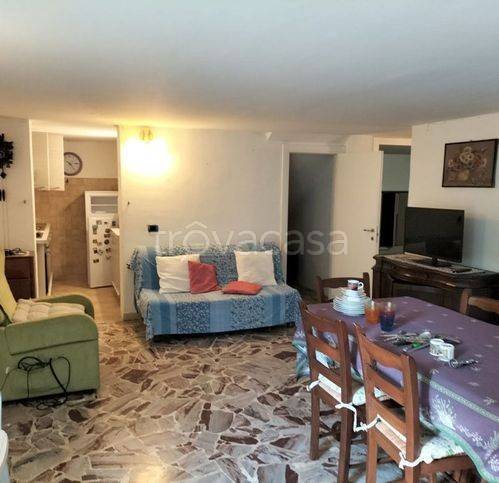 appartamento in vendita ad Orbetello in zona Albinia