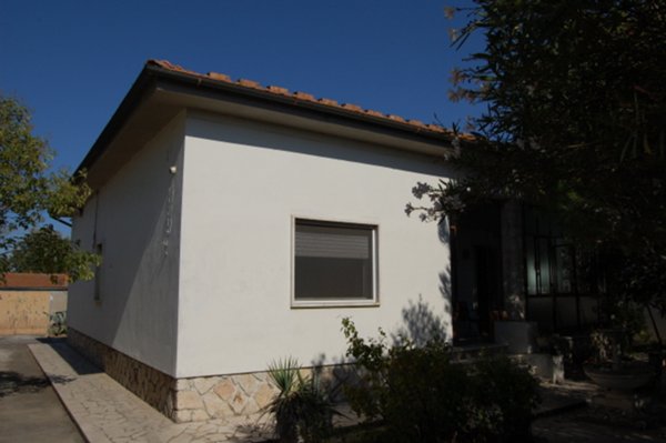 casa indipendente in vendita ad Orbetello in zona Albinia