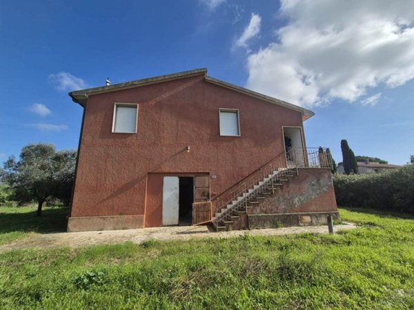 casa indipendente in vendita ad Orbetello in zona Talamone
