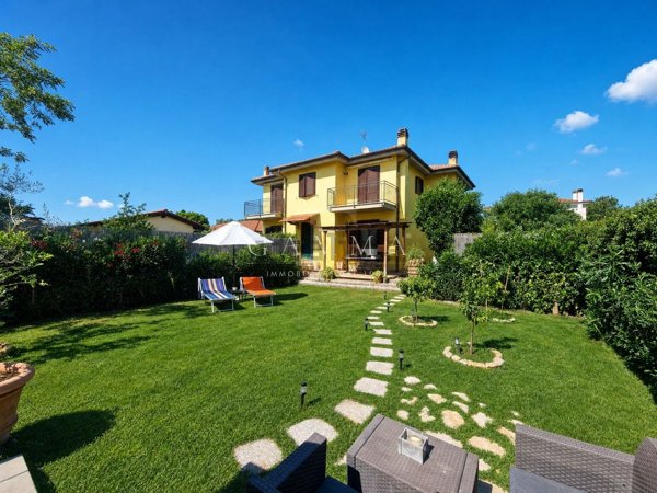 casa indipendente in vendita ad Orbetello