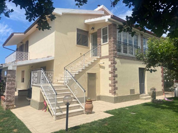 casa indipendente in vendita ad Orbetello in zona Talamone