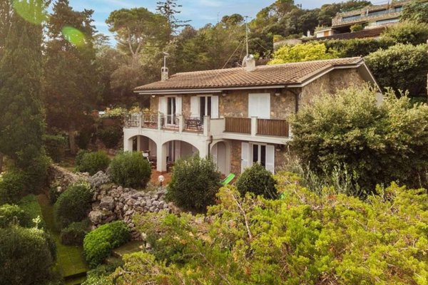 casa indipendente in vendita ad Orbetello in zona Ansedonia