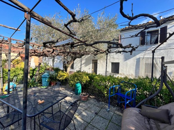 casa indipendente in vendita a Pitigliano