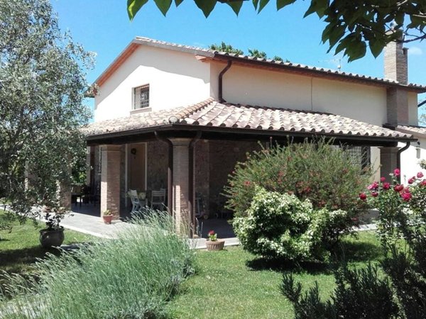 casa indipendente in vendita a Pitigliano