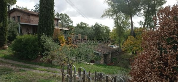 casa indipendente in vendita a Pitigliano